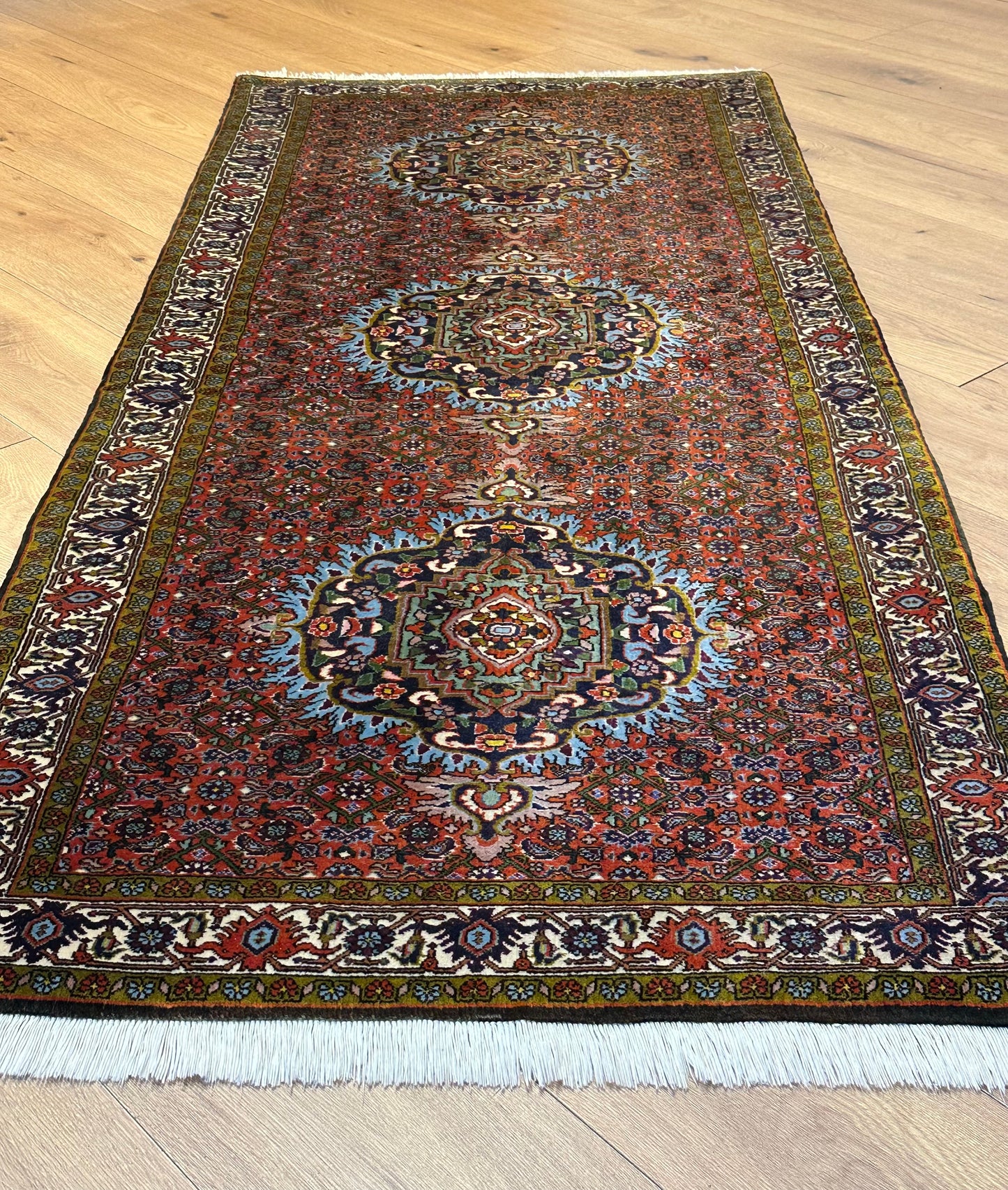 Bidjar Teppich Korkwolle mit Medaillonmuster und feiner Knüpfung