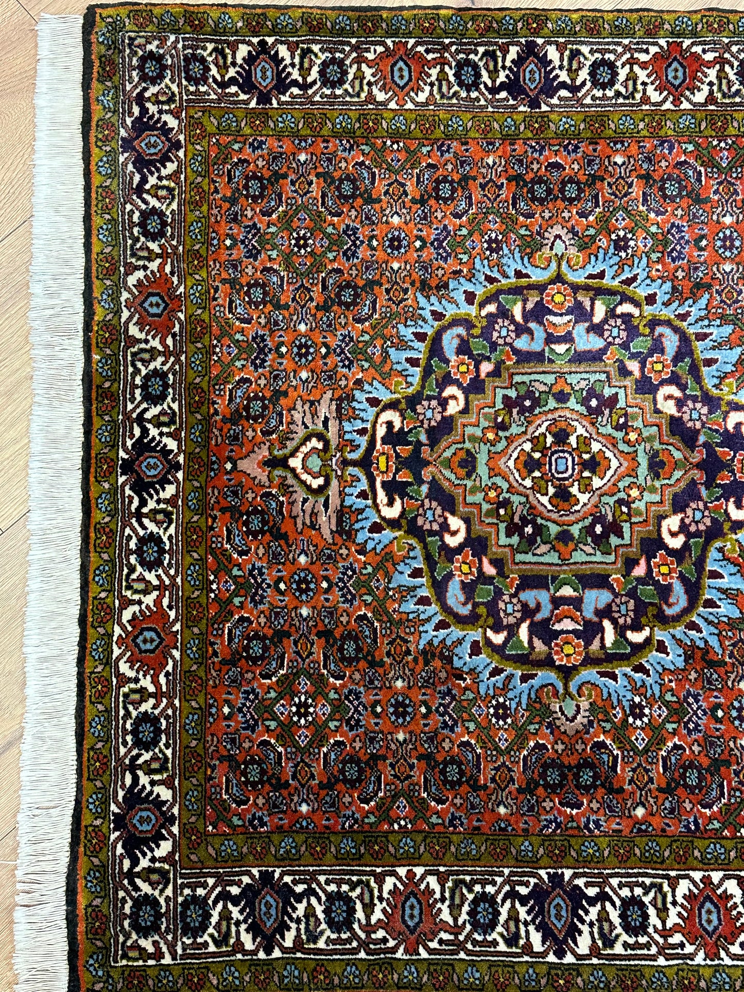 Bidjar Teppich Korkwolle mit Medaillonmuster und feiner Knüpfung