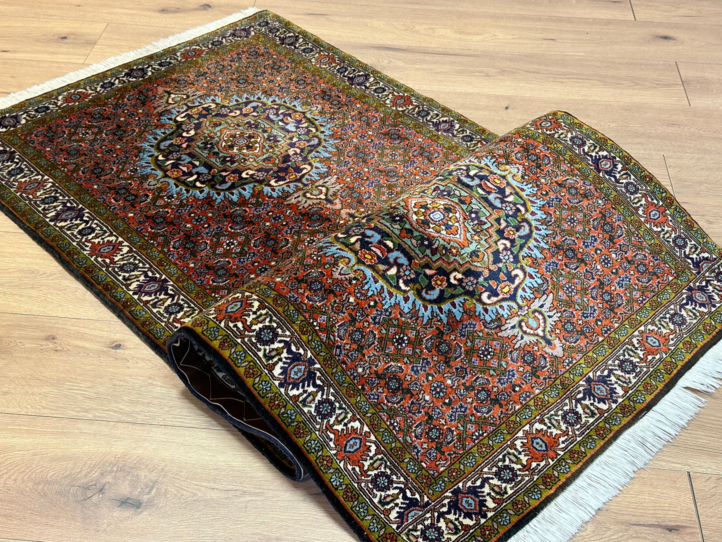 Bidjar Teppich Korkwolle mit Medaillonmuster und feiner Knüpfung