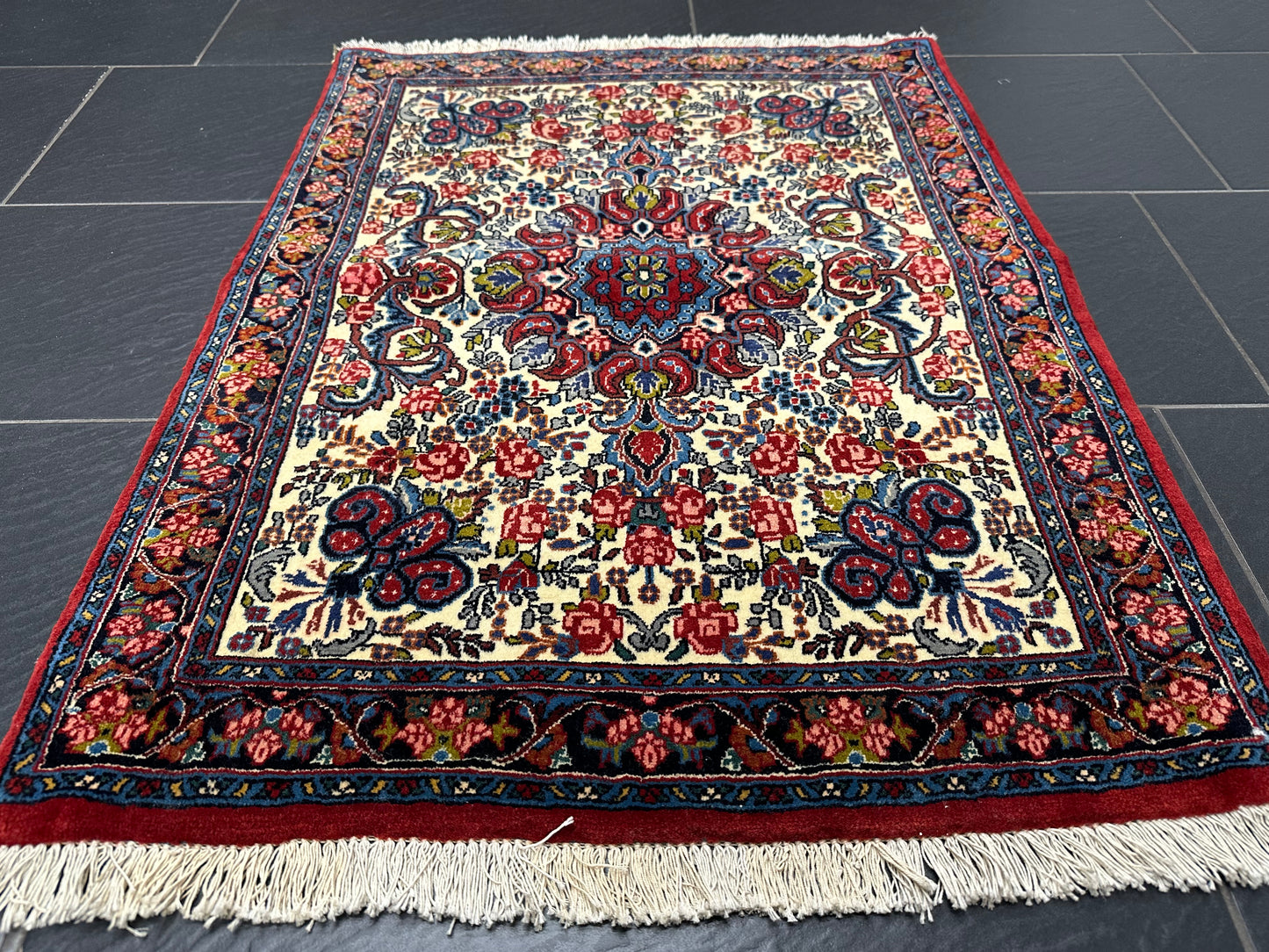 Orientteppich handgeknüpft  Rosen Bidjar Naturfarben 95x74cm