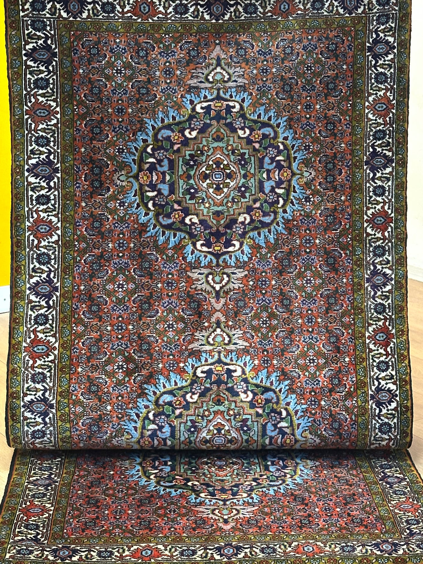 Bidjar Teppich Korkwolle mit Medaillonmuster und feiner Knüpfung