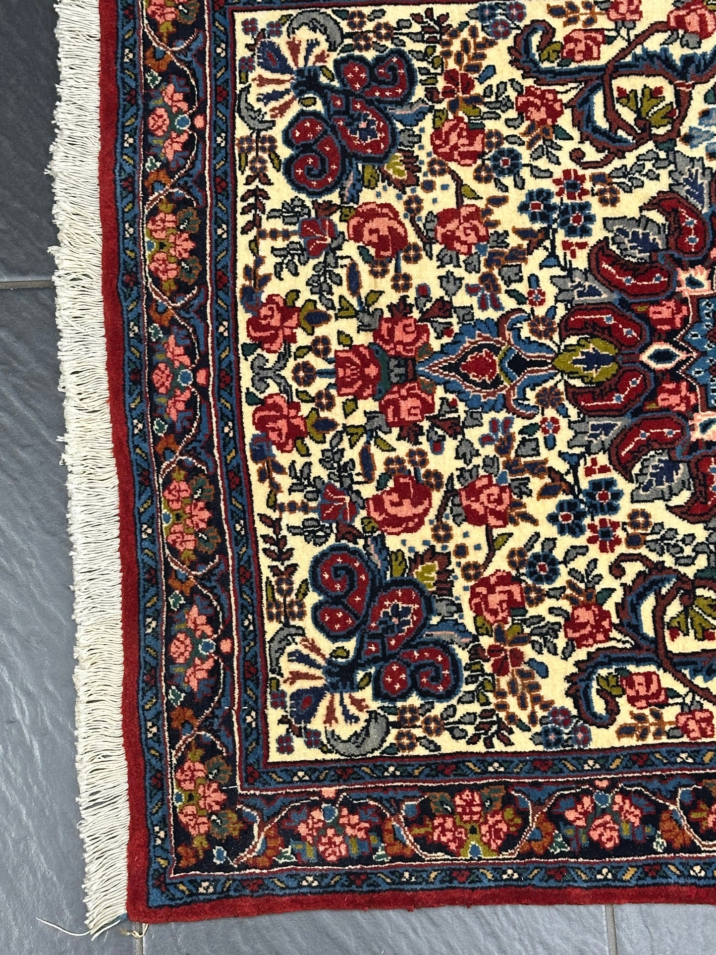 Orientteppich handgeknüpft  Rosen Bidjar Naturfarben 95x74cm