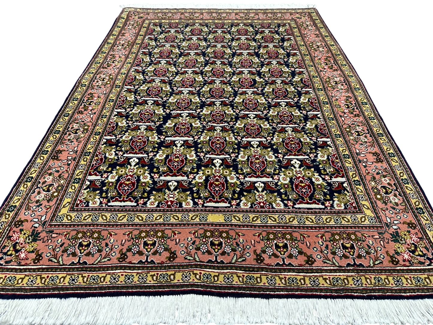 Orientteppich handgeknüpft Täbriz Vasenmuster mit Seide 150x104