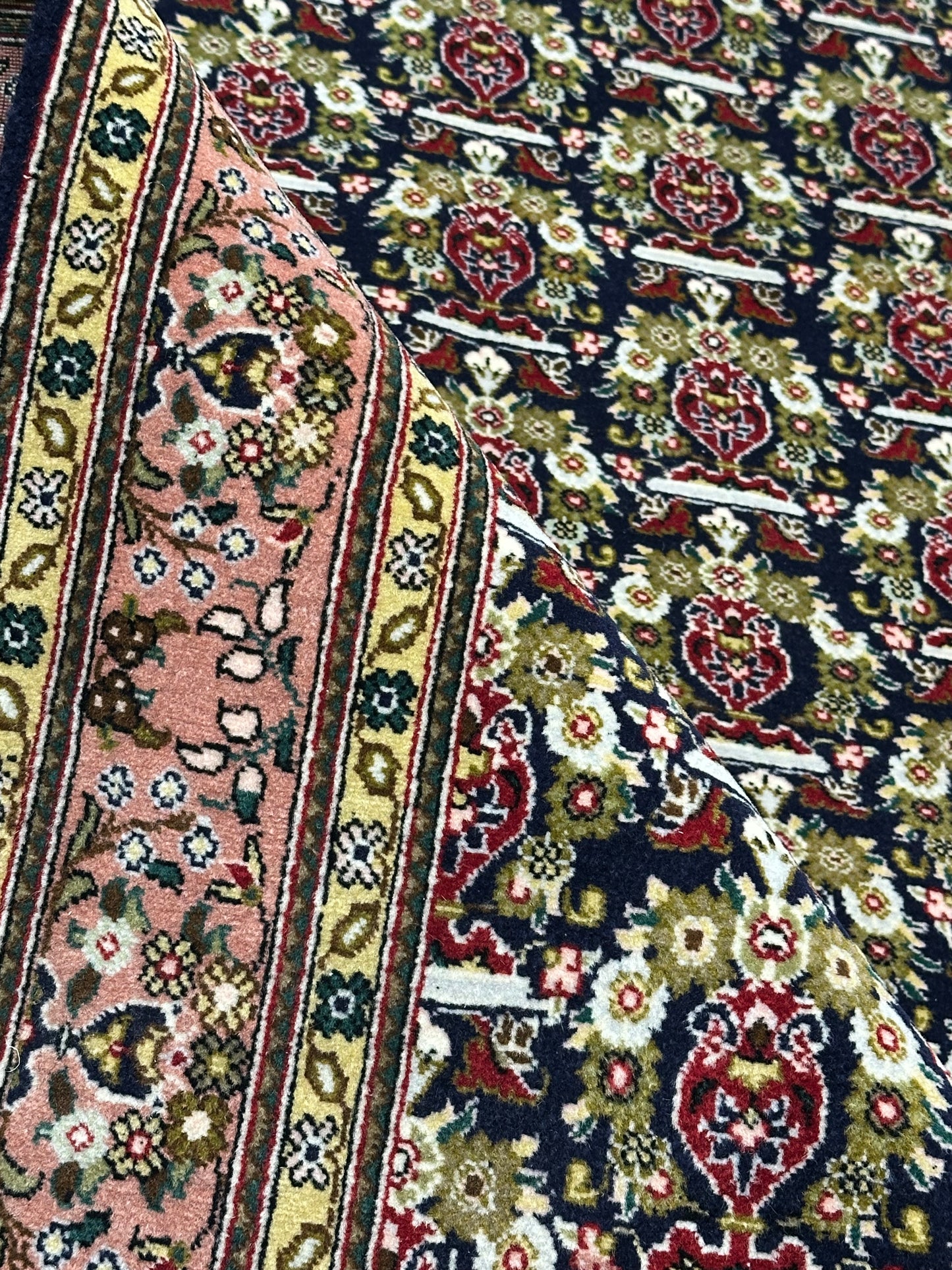 Orientteppich handgeknüpft Täbriz Vasenmuster mit Seide 150x104