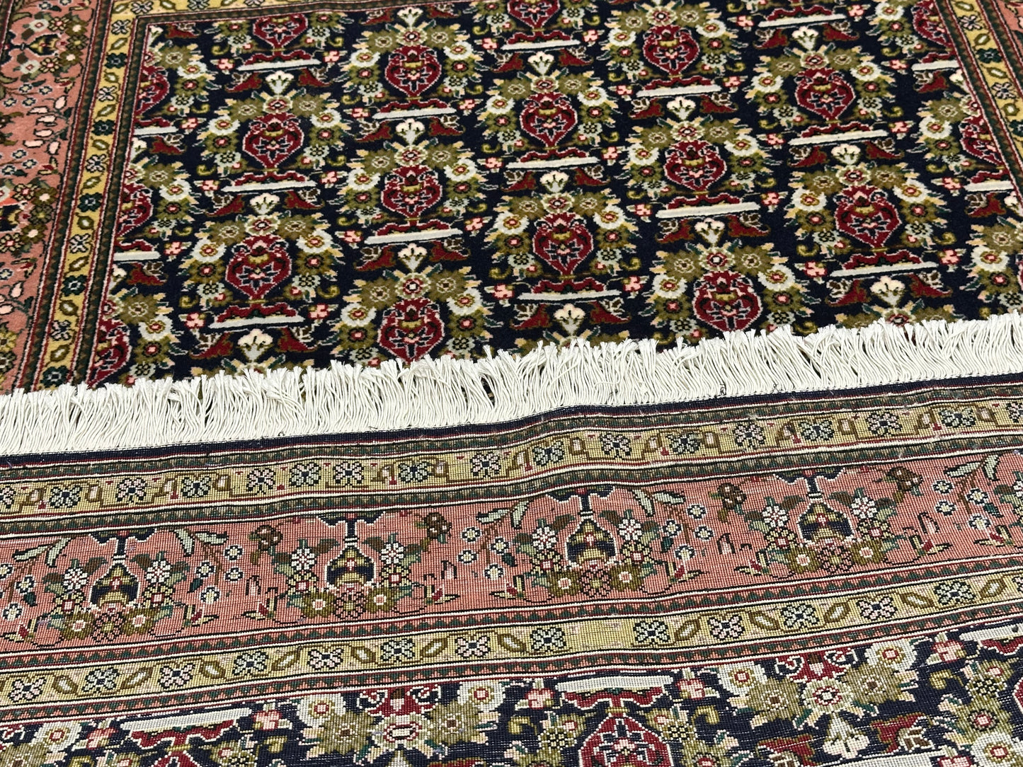 Orientteppich handgeknüpft Täbriz Vasenmuster mit Seide 150x104
