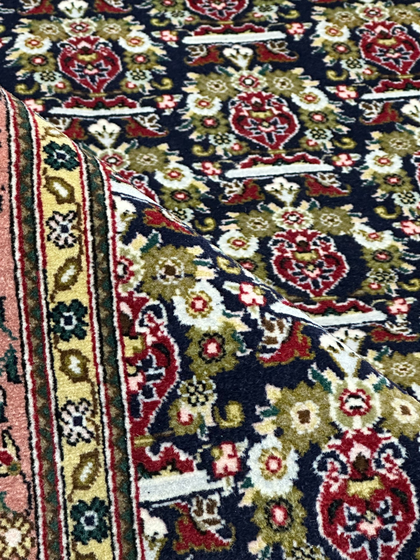 Orientteppich handgeknüpft Täbriz Vasenmuster mit Seide 150x104