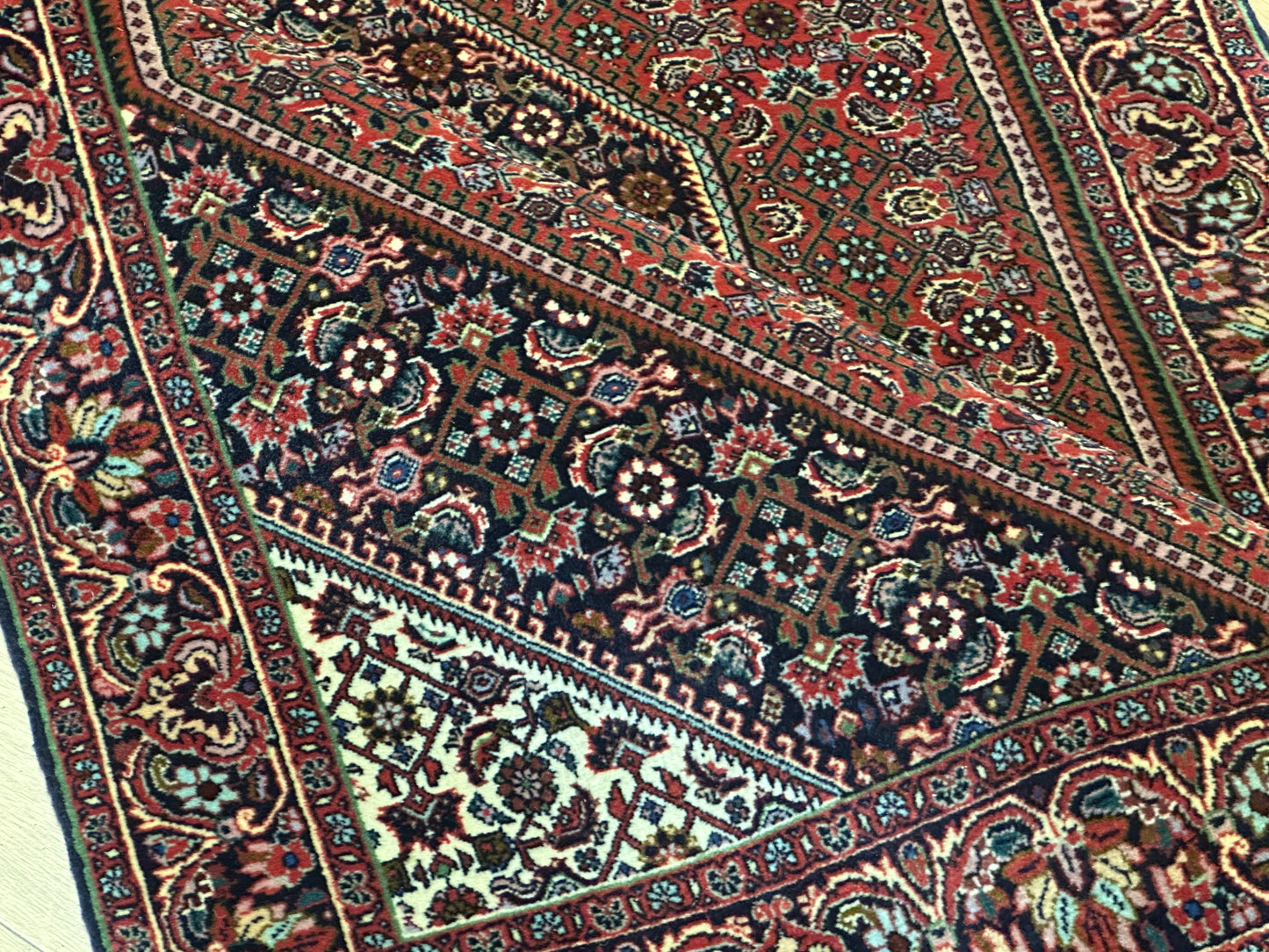 Bidjar Teppich Korkwolle mit Medaillon florales Allover Muster