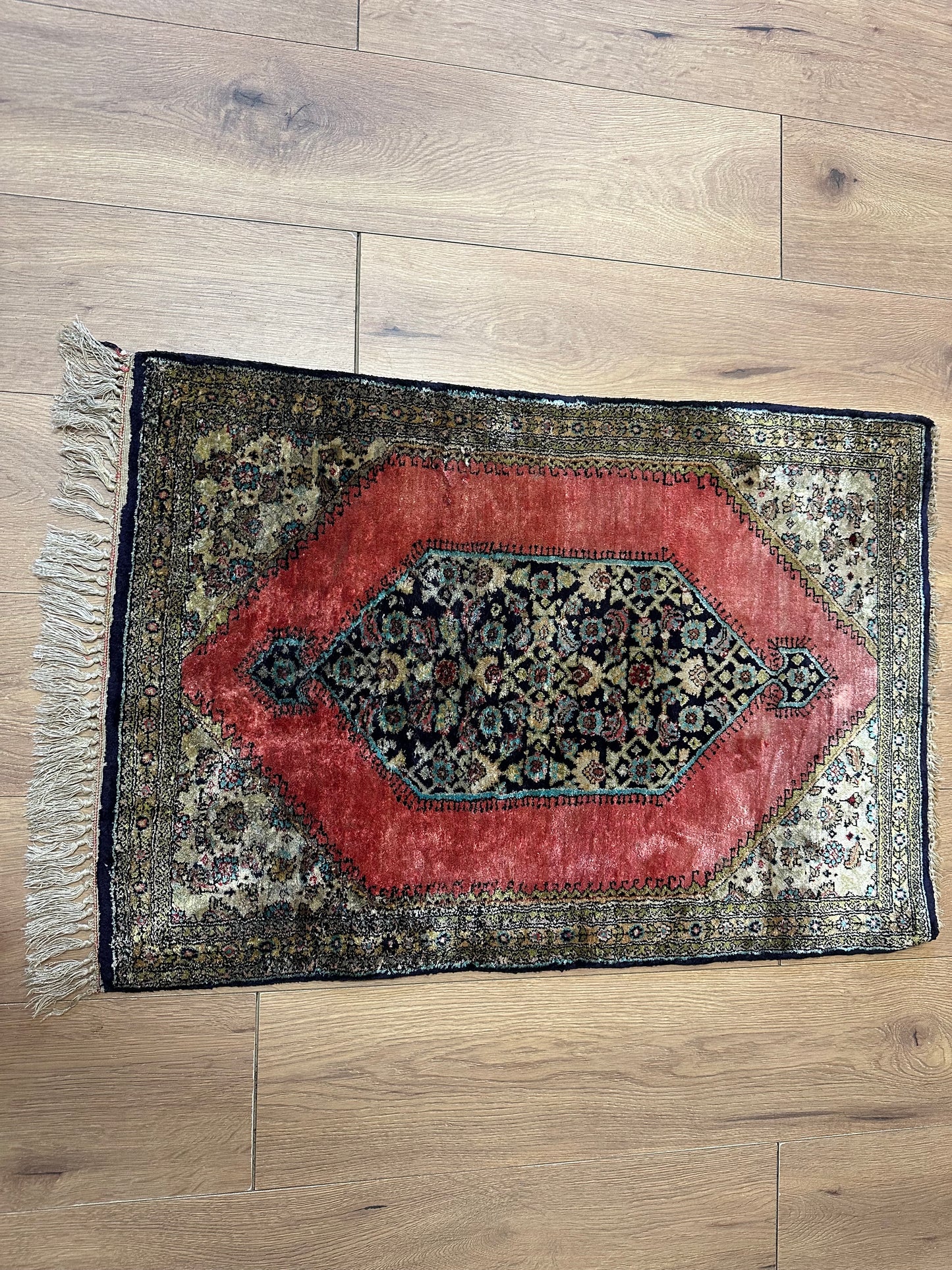 Orientteppich handgeknüpft Ghom 90x61 cm Seide Medaillon fein