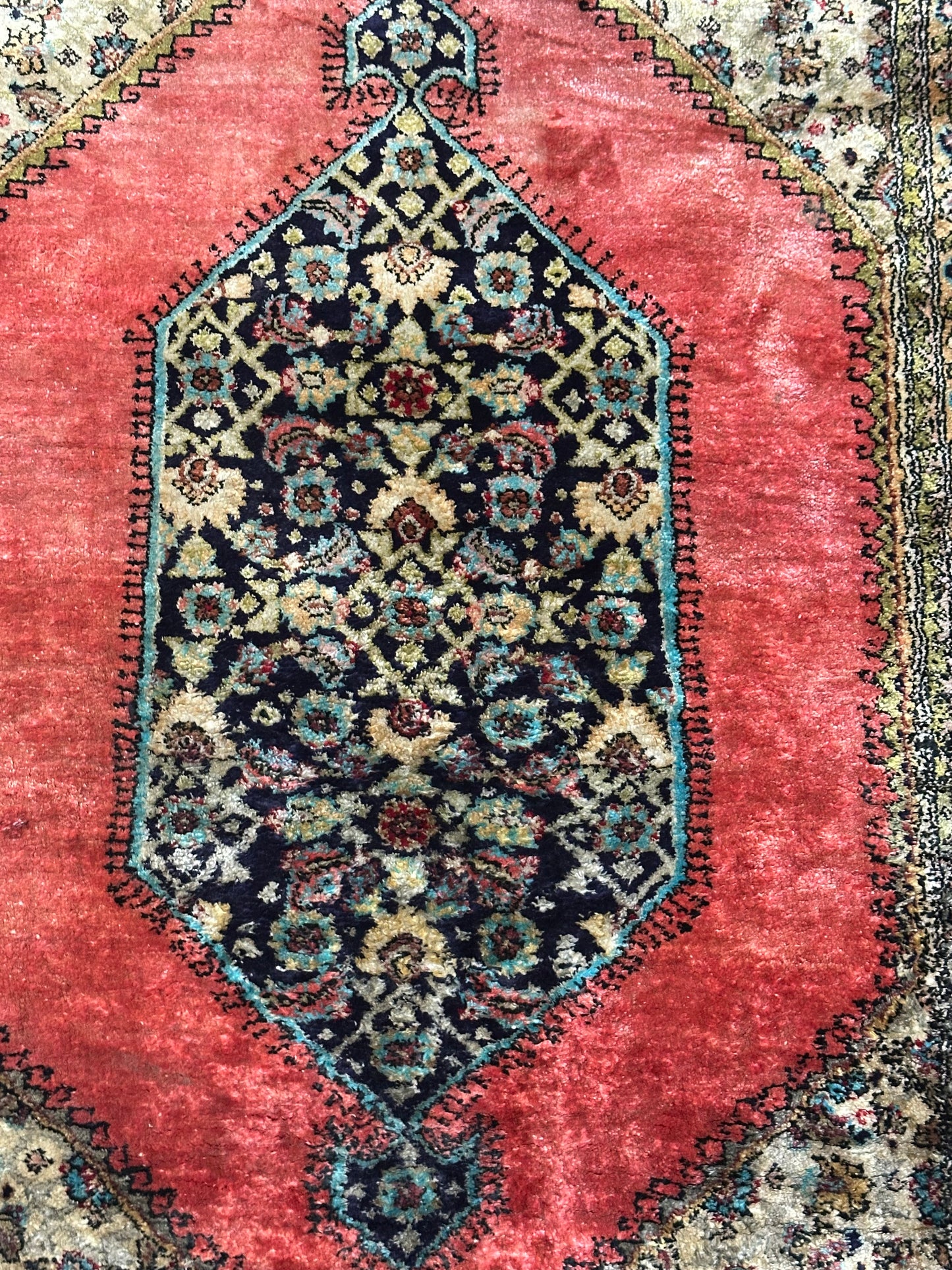 Orientteppich handgeknüpft Ghom 90x61 cm Seide Medaillon fein