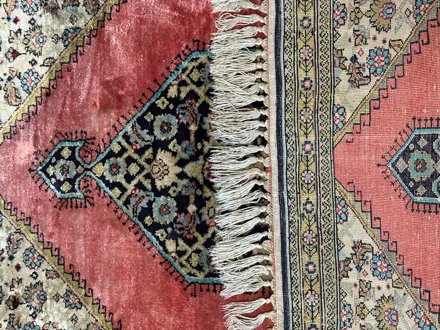 Orientteppich handgeknüpft Ghom 90x61 cm Seide Medaillon fein