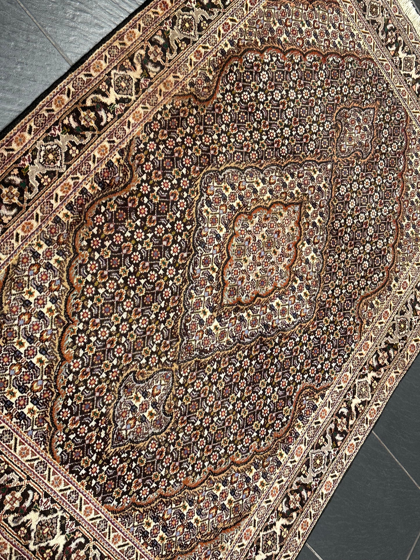 Orientteppich handgeknüpft Täbriz Autüh mit Seide 160 × 103 cm