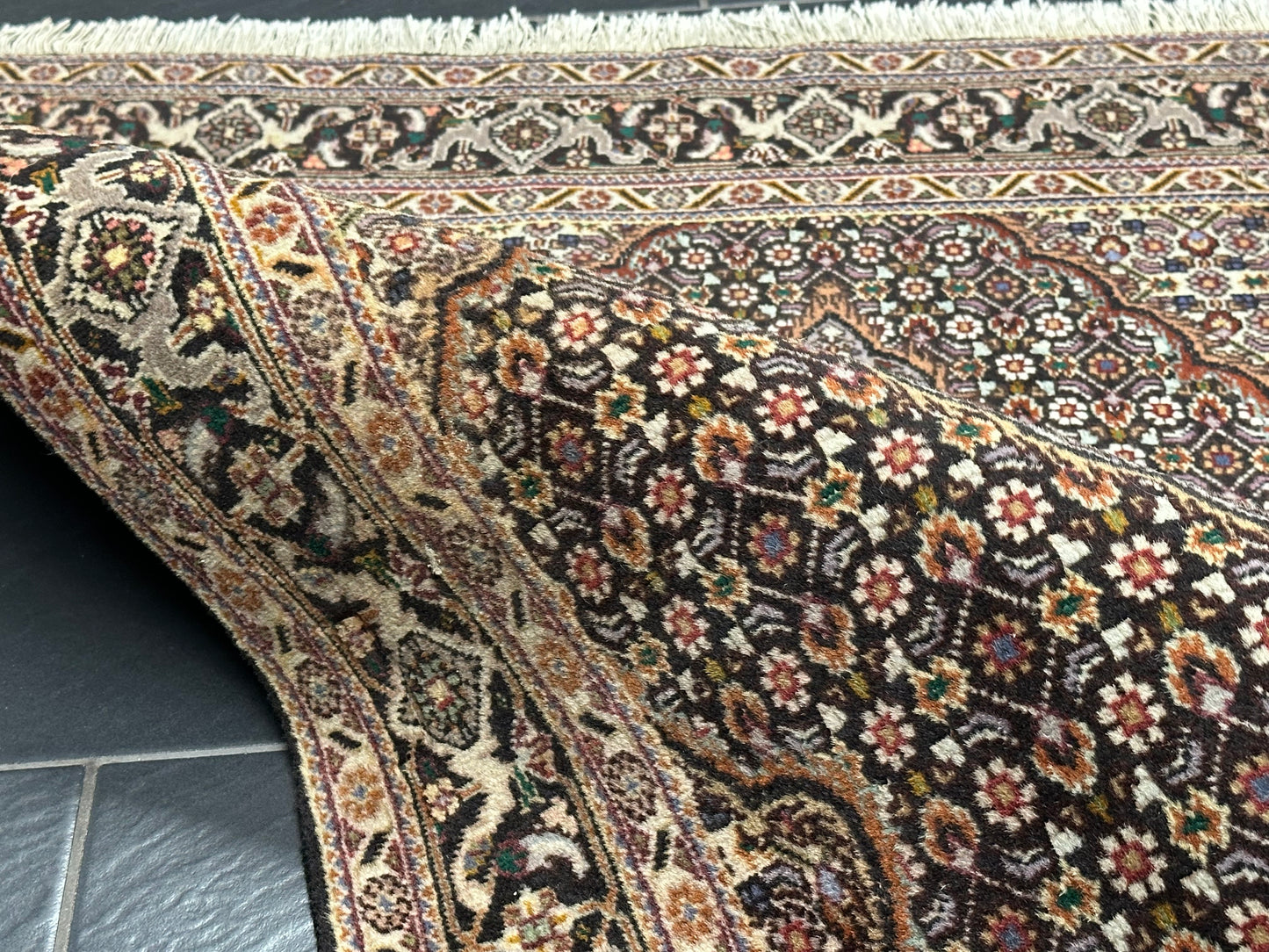 Orientteppich handgeknüpft Täbriz Autüh mit Seide 160 × 103 cm