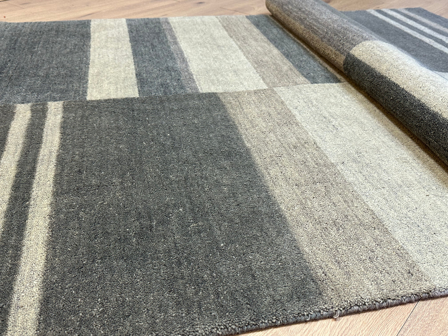 Gabbeh Teppich Schurwolle mit modernem Blockstreifen Design