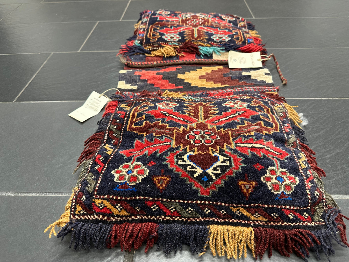 Orientteppich handgeknüpft Gaschgai Salztasche Wolle 100 × 45 cm