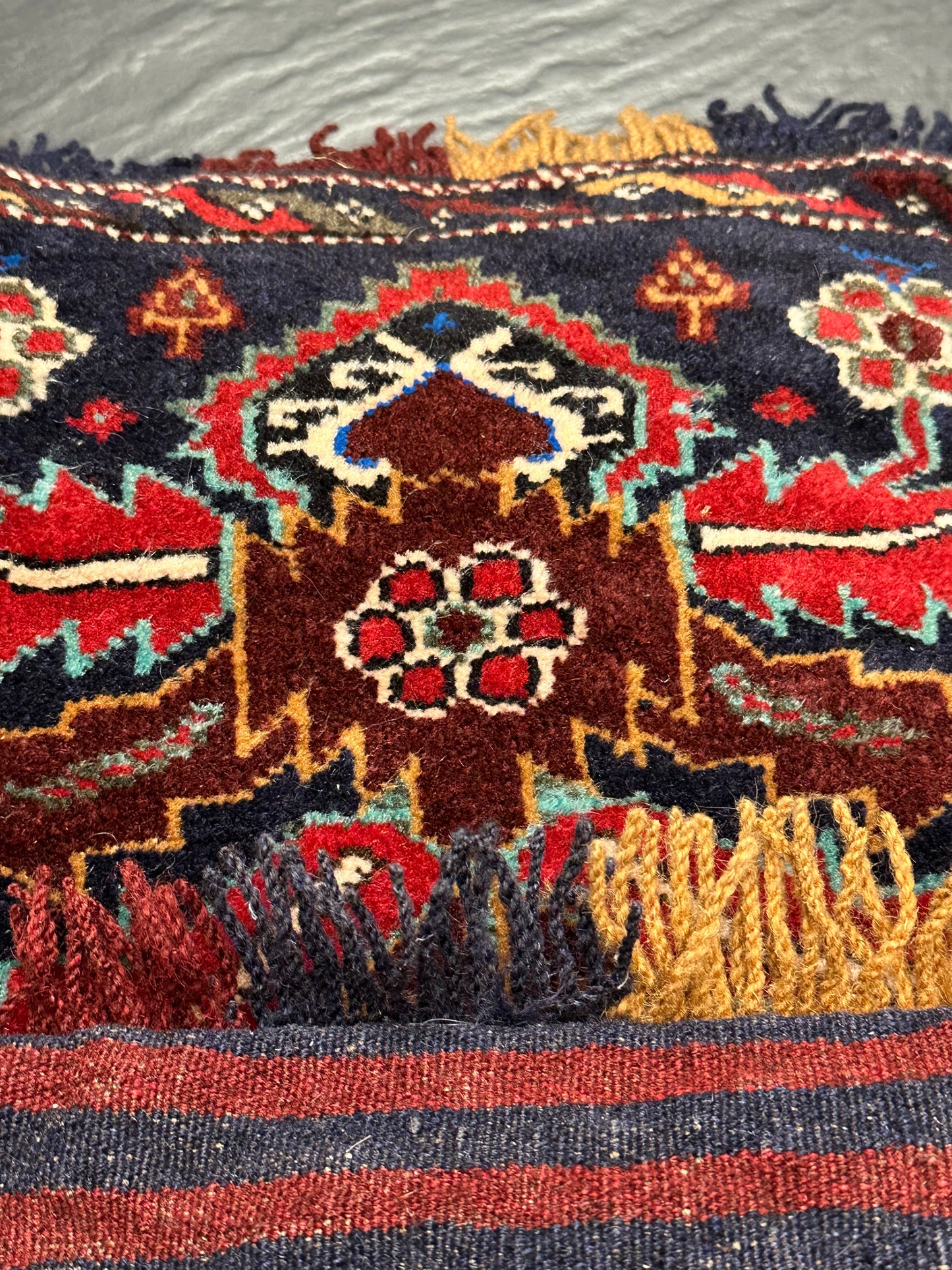 Orientteppich handgeknüpft Gaschgai Salztasche Wolle 100 × 45 cm