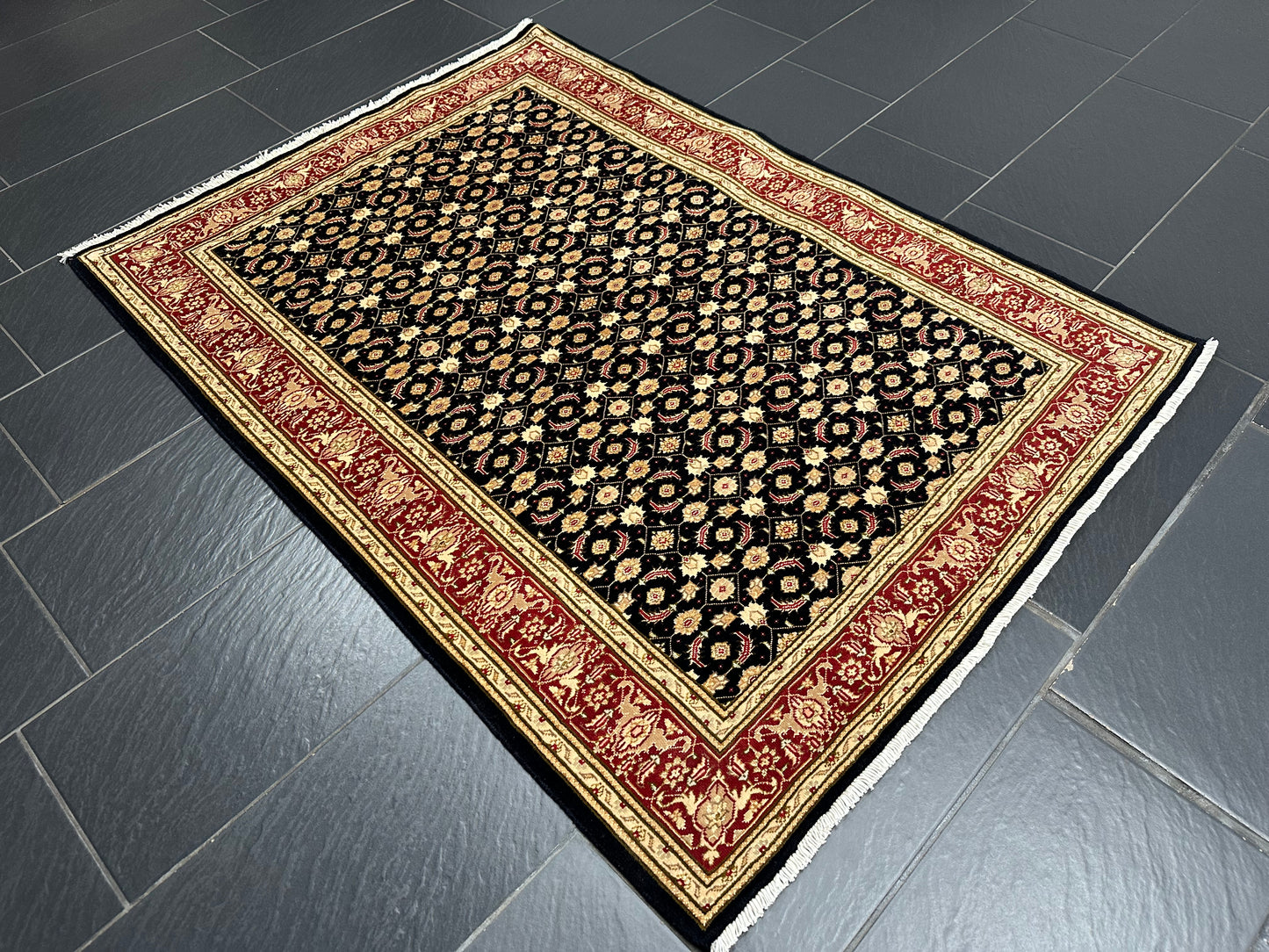 Orientteppich handgeknüpft Täbriz Mahi mit Seide 168 × 122 cm