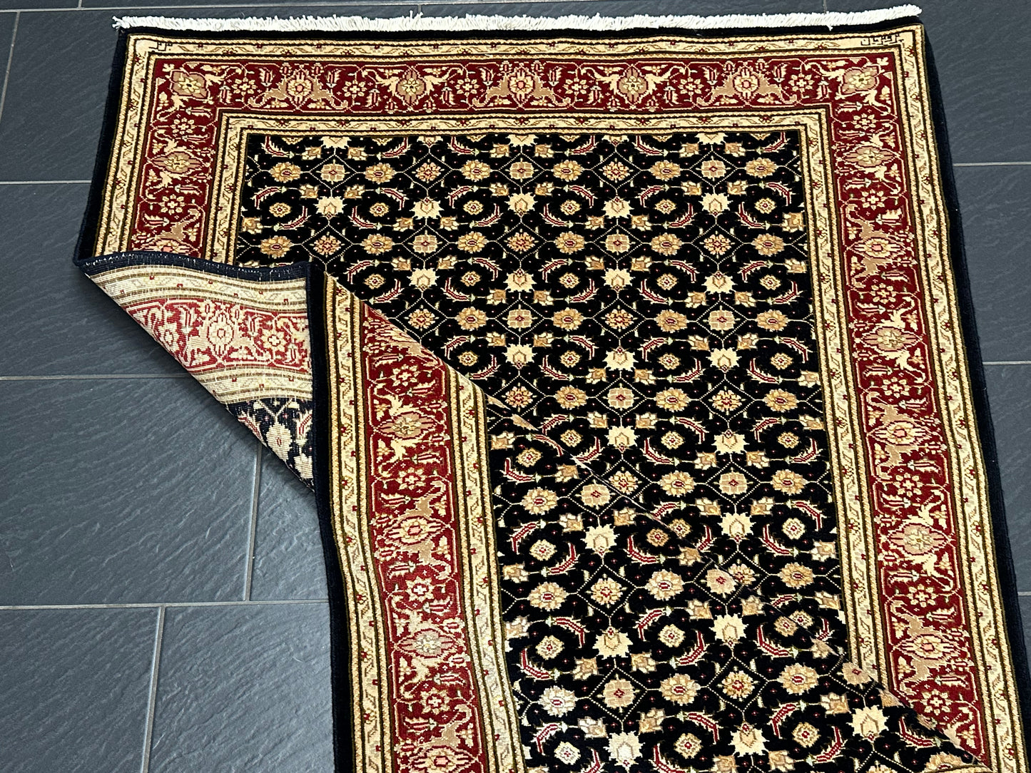 Orientteppich handgeknüpft Täbriz Mahi mit Seide 168 × 122 cm