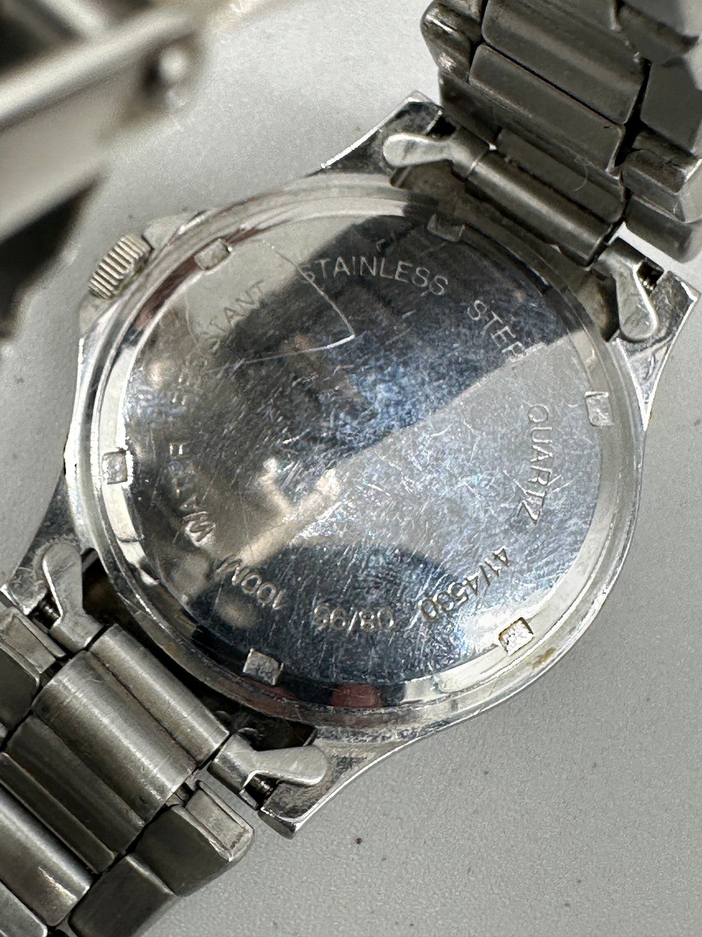 Junghans Herrenarmbanduhr Quarz Edelstahl Datum klassisch silber